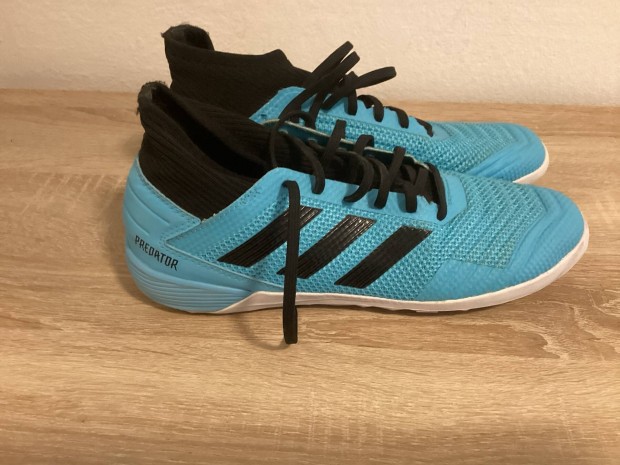 Adidas sport cipő!