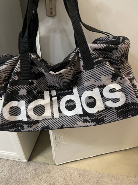 Adidas sporttska