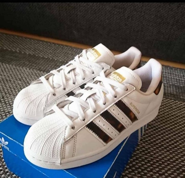 Adidas superstar