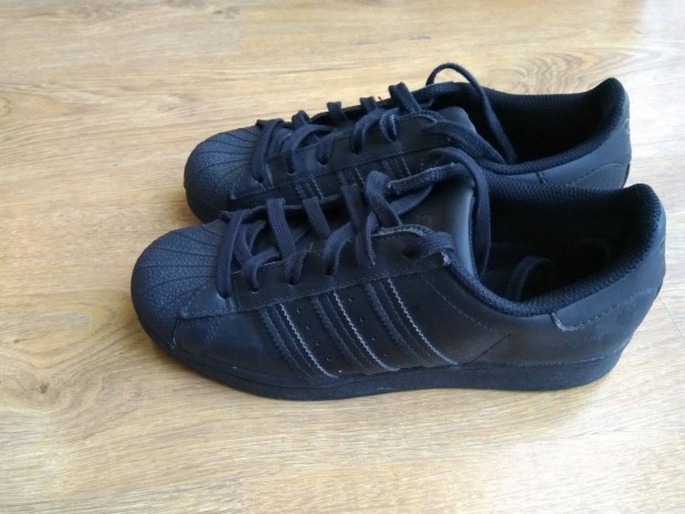 Adidas superstar cipő 38 fekete
