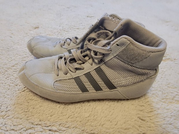 Adidas szrke szn j llapot 37.5 mret birkz cip elad