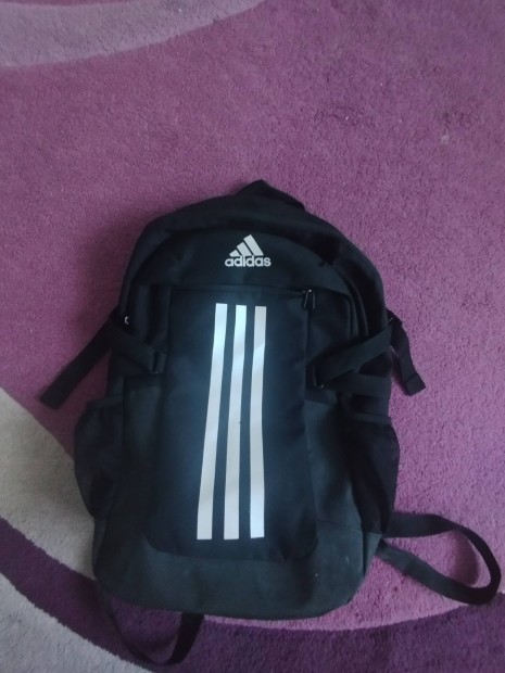 Adidas taska