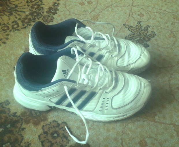 Adidas teniszcip 45-s mret