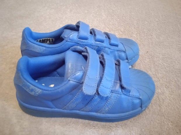 Adidas tpzras gyerekcip 30-as mretben elad!