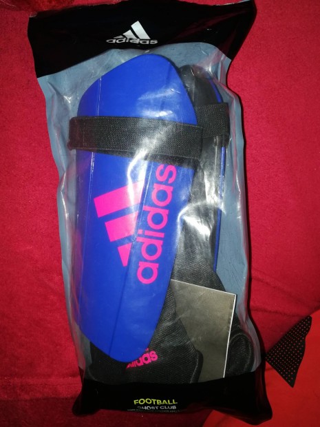 Adidas új protektor focihoz XL