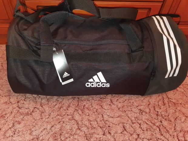 Adidas utazó táska , sport táska