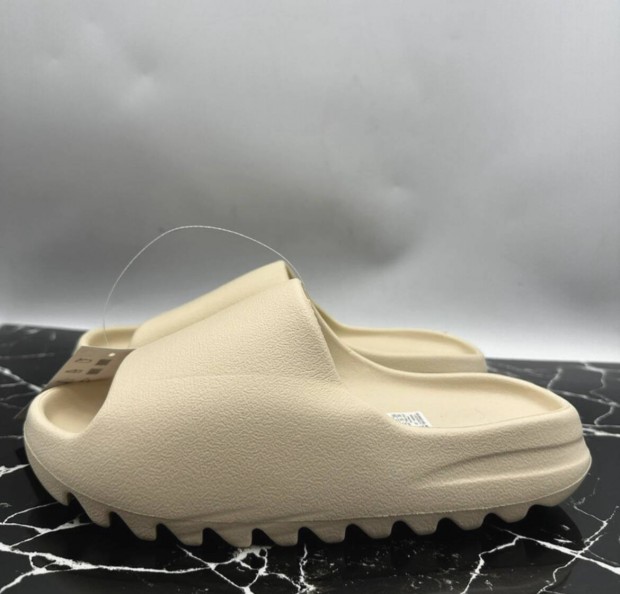 Adidas yeezy slides