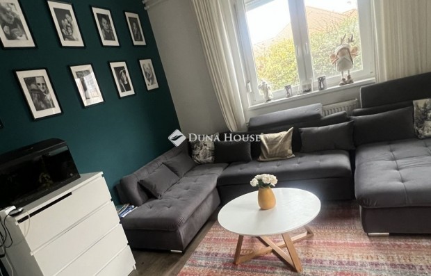 Adonyi 138 nm-es h�z elad�