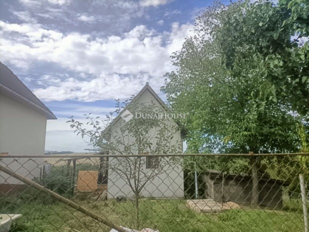 Adonyi 30 nm-es h�z elad�