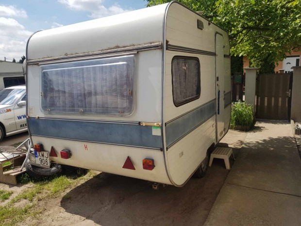 Adria 330 friss műszaki, elősátor lakokocsi, kis összsúlyal, szallitva