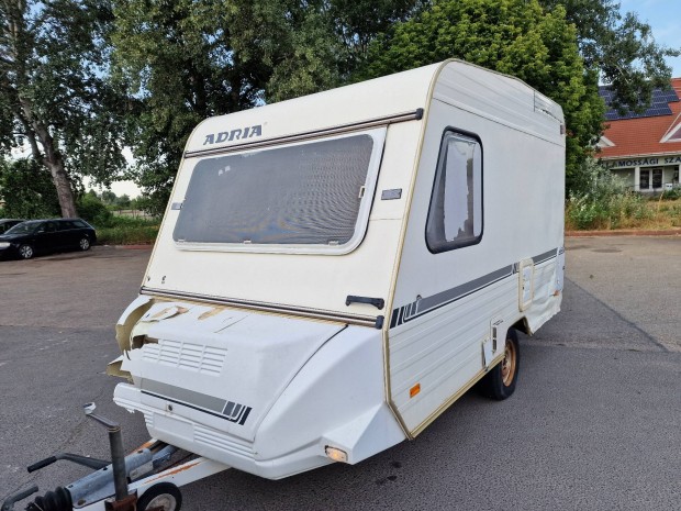 Adria 400 lakokocsi zuhany, wc, bojler akar leszallitassal