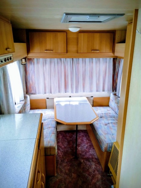 Adria 420 4fs lakkocsi Magyarforgalmi