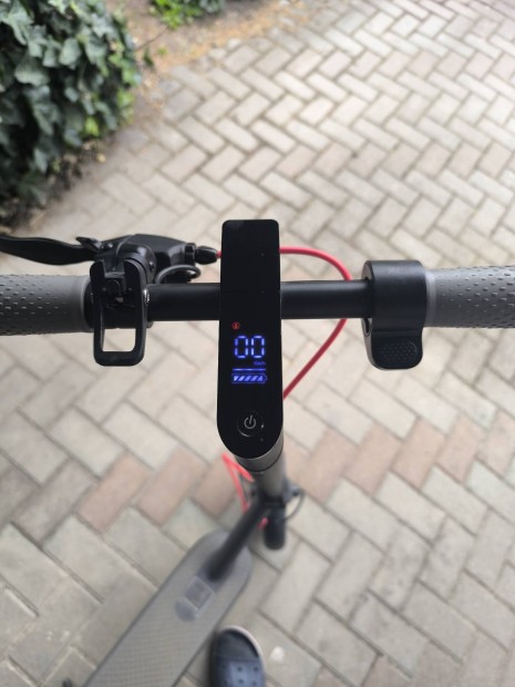 Aerium Elektromos roller 