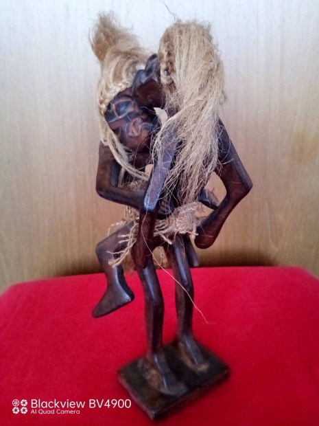 Afrikai faragott figurk szobor pr
