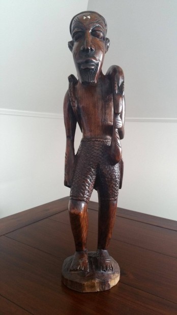 Afrikai kemnyfa szobor 56 cm magas