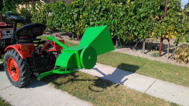 Ágaprító, ágdaráló egytengelyes lendkerekes