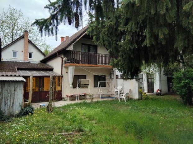 Agárd, Katica utca, 40 m2-es, sorház, 2+2 félszobás, átlagos állapotú