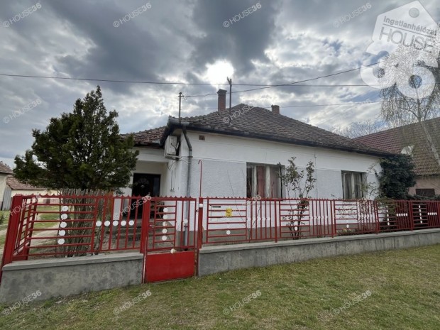 Ágasegyházán 90 m2-es Családi ház Eladó!