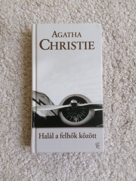 Agatha Christie: Hall a felhk kztt