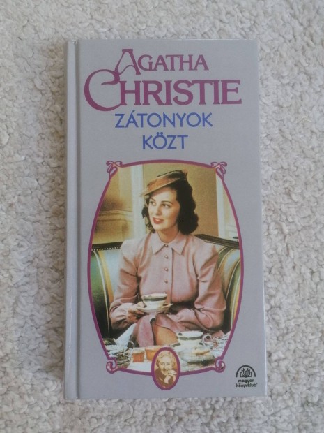 Agatha Christie: Ztonyok kzt