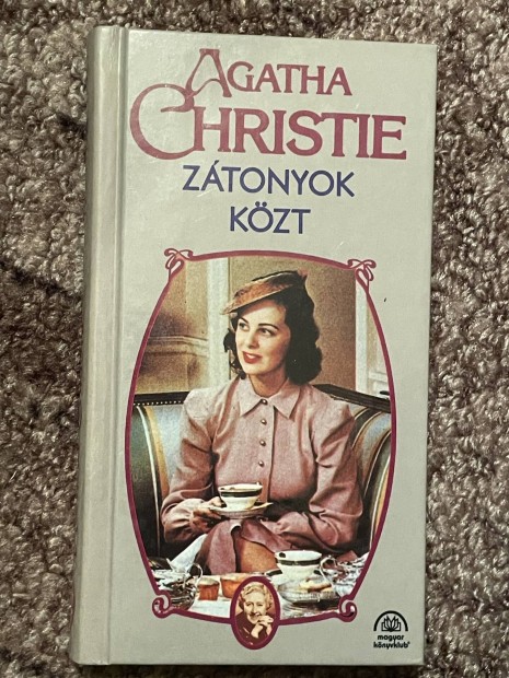 Agatha Christie: Ztonyok kzt