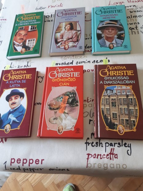 Agatha Christie knyvek j ron