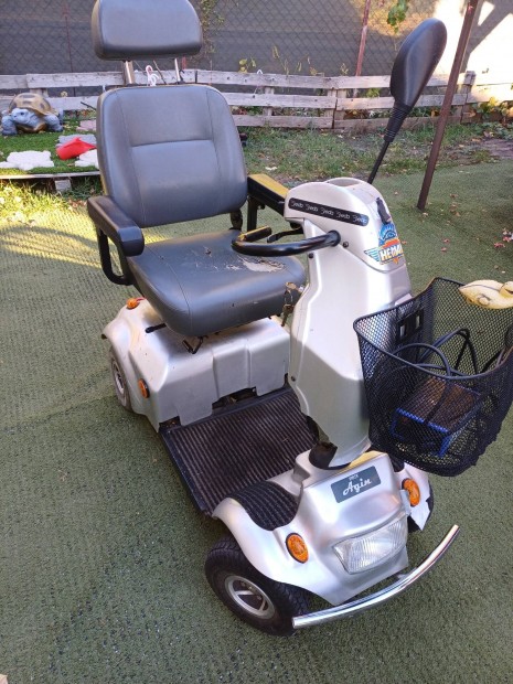 Agin elektromos moped