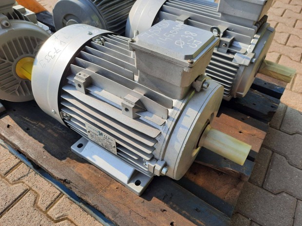 Agisys villanymotor (azonosító: 7339), teljesítmény: 7,5kW ford.: 1450