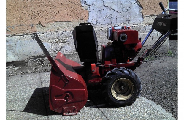 Agria 7200-8 N�met, gy�rtm�ny� �nj�r� traktor t�bb funkci�s g�p