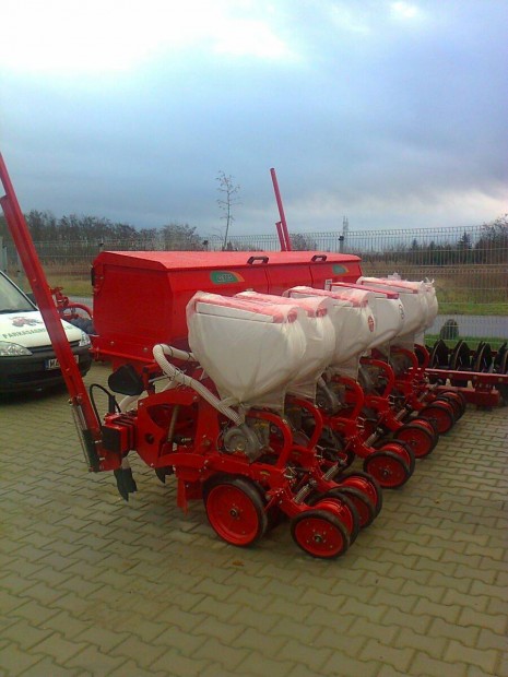 Agrion-6 szemenk�nti vet�g�p