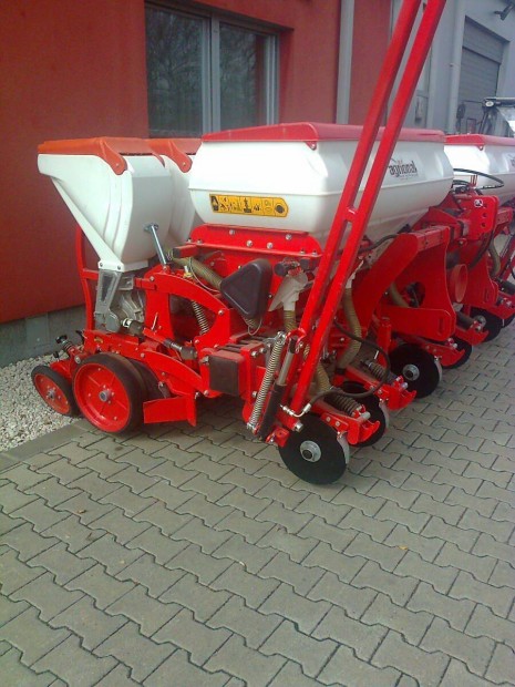 Agrion-6 �j szemenk�nti vet�g�p