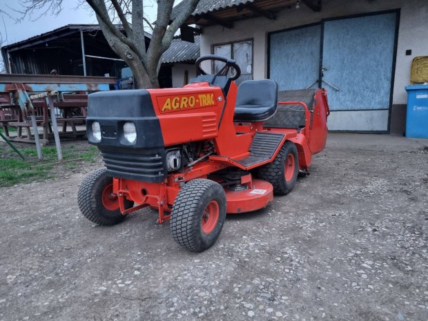 Agro trac fnyr traktor