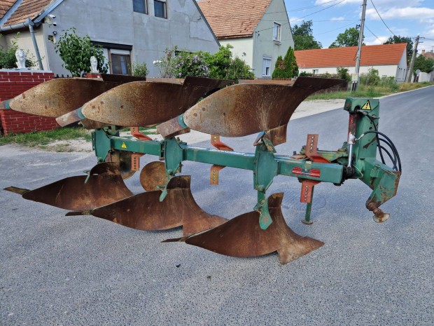 Agrozet 3 fejes hidraulikus váltvaforgató eke