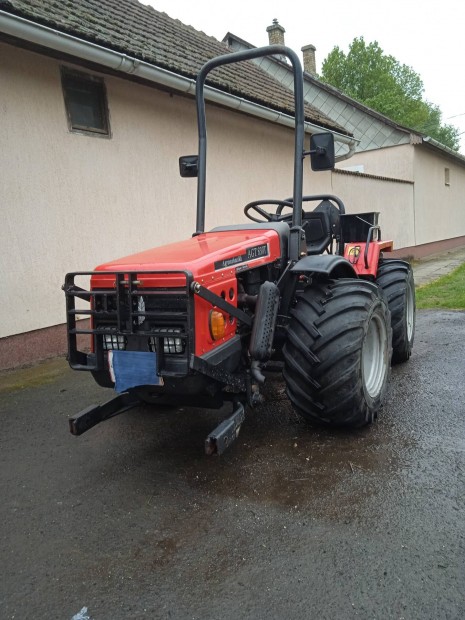Agt830 traktor