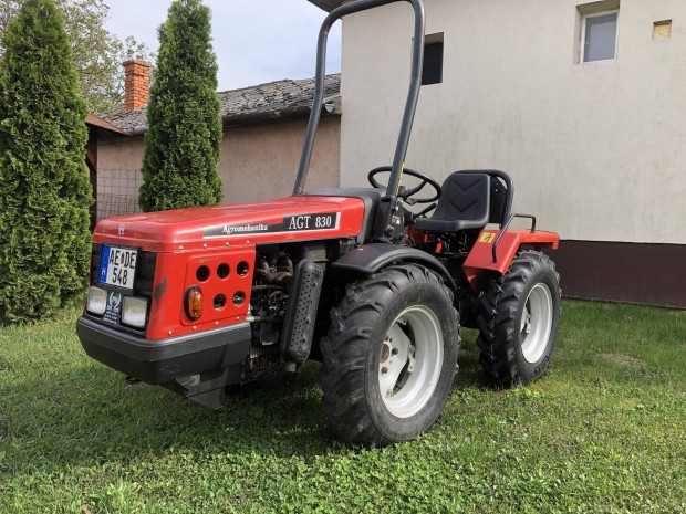 Agt 830 kistraktor 2006 30 LE