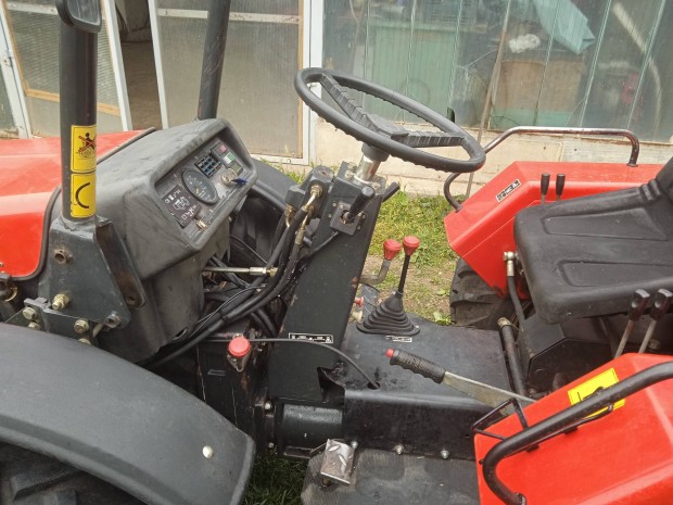 Agt 830 kistraktor 