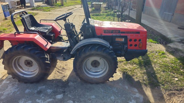 Agt 830 traktor