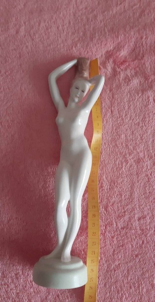 Aguincum porceln szobor, ni akt,jelzett,26cm