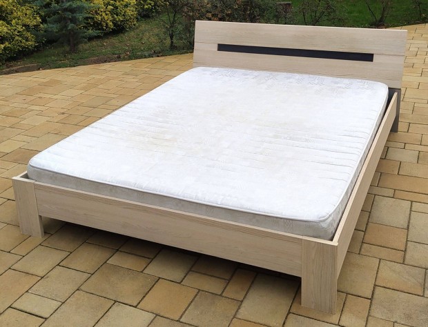 Ágykeret matraccal 160x200-as eladó