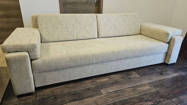 �gynem�tart�s, �gyazhat�, kinyithat�, kih�zhat�, 4 szem�lyes kanap�