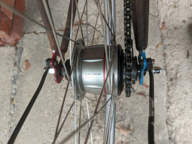 Agyvlt 8 fokozat Shimano Nexus 8 v-fkes s roller fkes