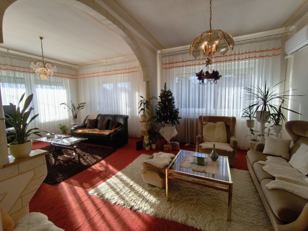 Ahol a t�, az erd� �s a k�nyelmes otthon tal�lkozik.