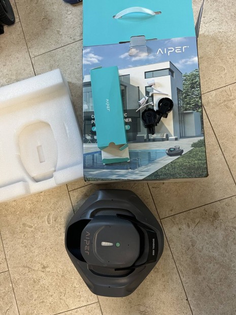 Aiper seagull 800B medence tisztító takarító gép robot