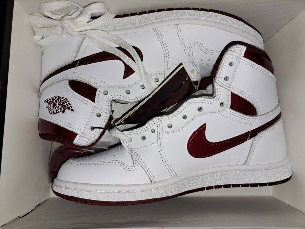 Air Jordan 1 HI Burgundy Metallic