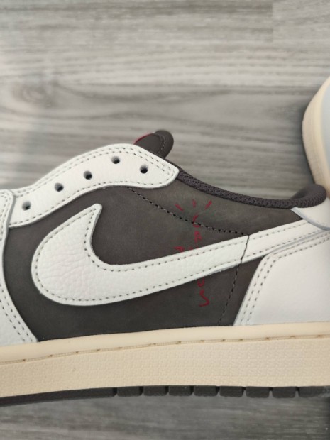 Air Jordan 1 Low Travis Scott Reverse Mocha