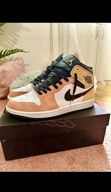 Air Jordan 1 MID SE elad ( 42,5-es) 