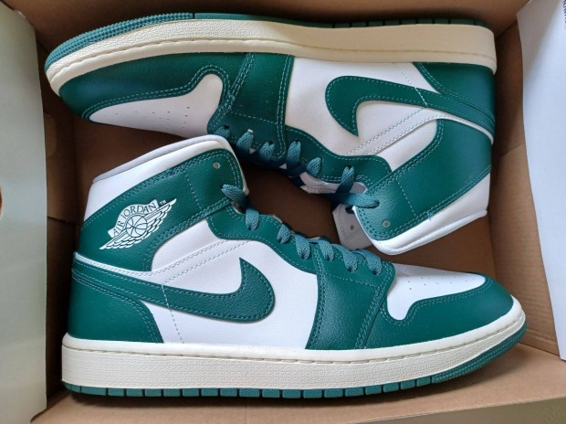 Air Jordan 1 Mid 44.5-es méret