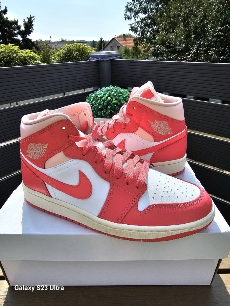 Air Jordan 1 Mid (36.5;39)