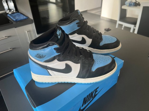 Air Jordan 1 retro high OG UNC