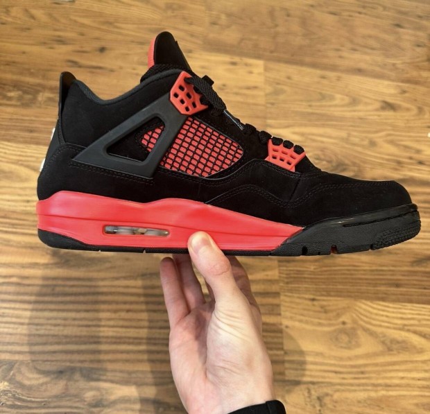 Air Jordan 4 Retro